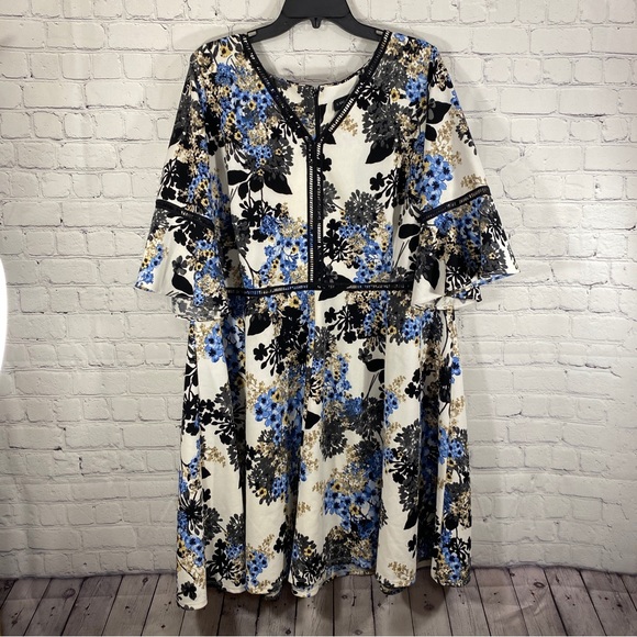 Lane Bryant Womens Dress sz 20 Floral Print V Neck Bell Sleeve Knee Length - Picture 1 of 6